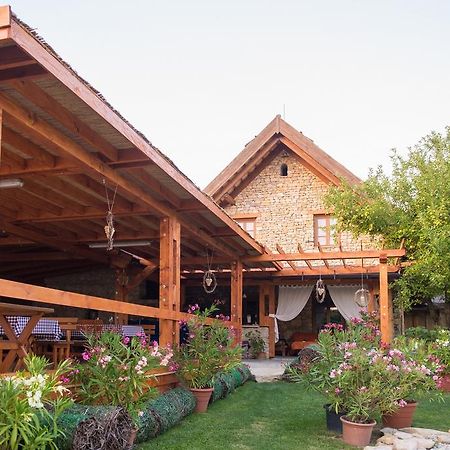Juhfark Fogado Es Borhaz Bed & Breakfast Balatoncsicso Bagian luar foto
